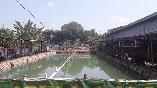 Kolam pemancingan Dewa Ruci