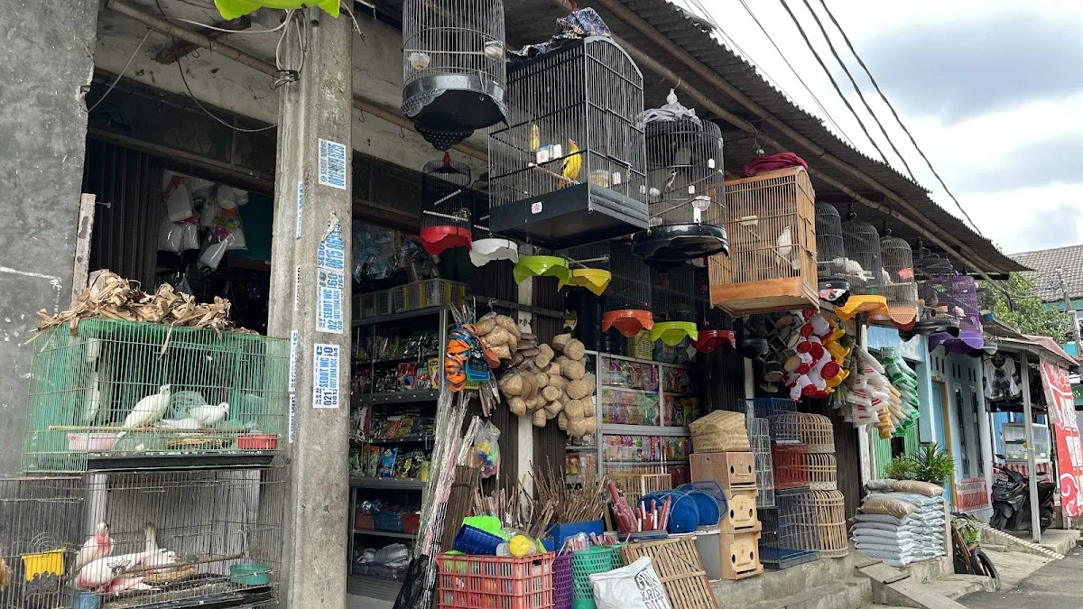 Toko Burung dan Pancing Sumber Rezeki