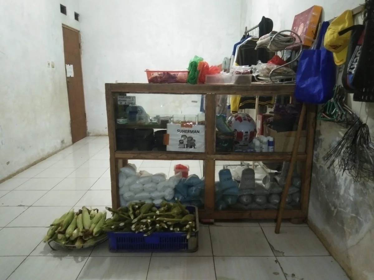 TOKO PERLENGKAPAN TANI & PANCING SEDERHANA PAK HERMAN